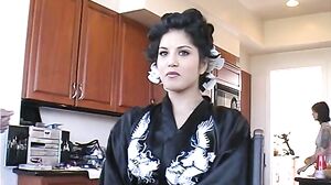 Behind the scenes with Sunny Leone (2006)