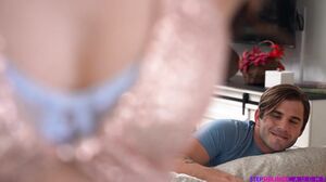 Angel Gostosa, Molly Little - Starting The Year Off With A Bang - S22:E1