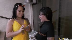 Amanda Souza & Carolina Carioca - Brazilian Anal Orgy