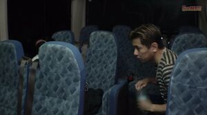 530DG-179 Strong in the night bus 5 people #03