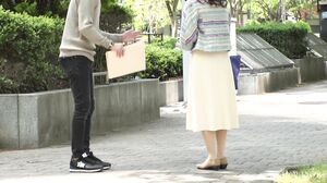 016DHT-0673 Picking Up Super Delicious Mature Women Jui