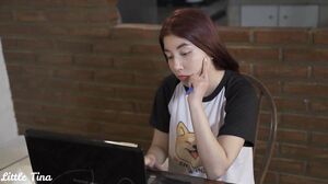 LITTLE TINA Desesperada por un Anal