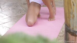 FootsieBabes - Lili Charmelle - Charmingly Flexible