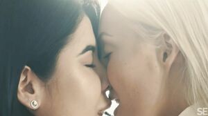 SexArt - Lady Dee And Lovita Fate Backlight