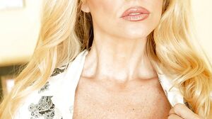 Fucking Wet 4on1 with Betty Foxxx DAP / Balls Deep Anal / Multi Pee / Multiple Facial GIO545