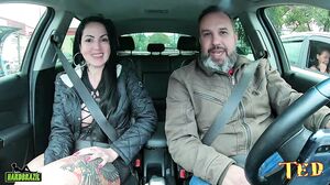 Binho Ted - Bruno Diferente Entra Na Carona E é Sacaneado Por Elisa Sanches Que Arranca Sua Roupa E Cai De Boca