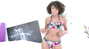 Luna Corazon intense first anal for Gonzo SZ1782