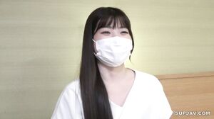 Beautiful saba saba girl who has no experience in middl