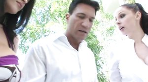 Gianna Michaels & Carmella Bing Share Cock