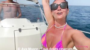 Ava Moore - Baise risquee en mer sur un bateau FRENCH