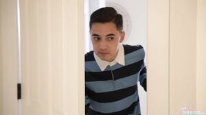 Xochi Moon - Stepmom Has Two Creampies For Lunch - S2:E9