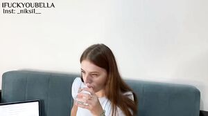 ifuckyouBella - Hot girl came to a friend to do an essa