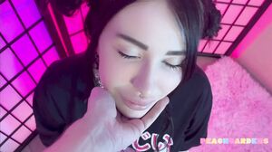 I am Peachgardens - 18 Year Old Teen Girl Zumersha Got