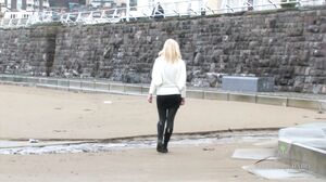 Vanessa Lovely - Hairy Play