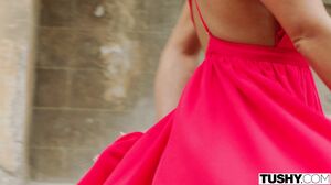 Apolonia Lapiedra - Runway Ready in 4K