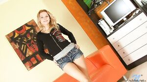 Ianisha - Finger Talk