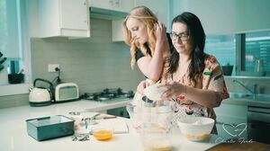 Charlieforde - Bake Me A Cake