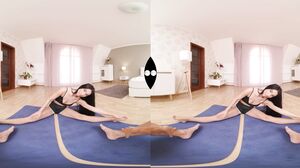 Kama Oxi - Pussy Stretched