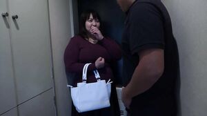 564BMYB-112 My son’s classmate’s mother is a chubby bus