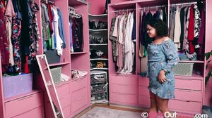 GirlsOutWest - Eden Holly Glow