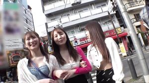 328GGP-002 A female college student who met on a matchi