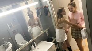 Clarke Amanda - Decided to masturbate while no one sees