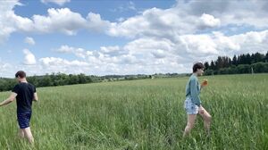 Remlic - Godmorgen i marken med smuk sex