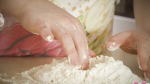 GirlsOutWest - Astrid Love Luci Q Viva La Pasta