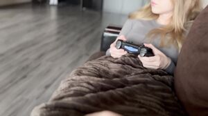 SweetieKittye - I watched Netflix with a hot blonde & c