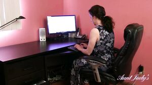 AuntJudys - 43yo full-bush amateur Cherise at the offic