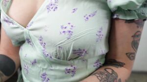 GhomeStory - The Dream of any guy at a Tattoo session w