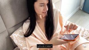 Jolie Butt - Put your phone away and let me fuck you in