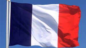 Thérèse, Bianka - Two horny babes get analized and double penetrated in an interracial foursome orgy