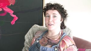 GirlsOutWest - Max Peach Catch Up