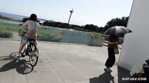 ◯, a beautiful and fair-skinned sportswoman who is sen