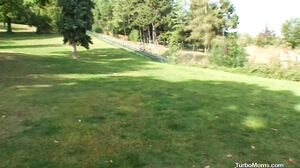 TurboMoms - Klarisa Leone