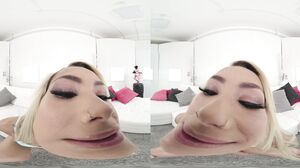 Veronica Leal - Splashing Energy