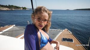 Alexa Flexy - LifeSelector