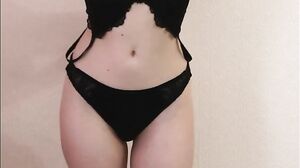 Candy Amely - Got an Orgasm from Her Fingers