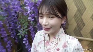 Shaved mouth with blue color/Open-air bath sex with a beautiful woman! ! Boldly spread your beautiful legs! She devours a big old man’s cock while riding on horseback.