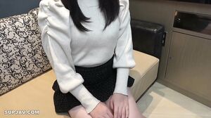 Big clit ♡ 19-year-old innocent black-haired beauty Renka-chan. She was threatened with gonzo photography as a weakness and was even denied her personality by inserting foreign objects, continuously deepthroat, and having two consecutive facial cumshots,