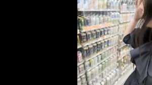 A 20-year-old woman who takes advantage of a middle-aged man. She is made to swallow saliva and is extremely excited by the middle-aged man. A young pussy with a controlled piston thrusts into an erect cock that squirts and ejaculates!