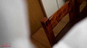 A mature woman who costs money to take the exam takes off her clothes! A married woman is raped by a man in the kitchen of her home while her family and family are away while shaking her sloppy breasts!