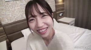 Former F Cup Graddle of Miss FLASH Grand Prix Candidate. After retiring, I can’t suppress my desires, and my F cup slender body is poked with an erection cock and shakes up! A dildo is put in the bristle pussy and ahegao is exposed.