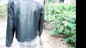 Bareback sex with a slender college student who met in the app