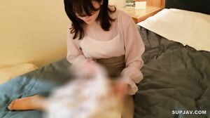 She is a very good girl and this time she has a wonderful response to God. Although she made vaginal cum shot in the same style as usual, she couldn’t stop being excited and bukkake in the second round.