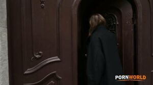 Life Model Stacy Cruz Takes Pussy Slamming From Artist's Huge Cock GP2935