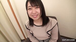 Intense blowjob where a 20-year-old S-class succubus girl squeezes out a middle-aged meat stick! Vaginal ejaculation with a full erection decachin and pushing up the uterus with a piston intense HARD FUCK.