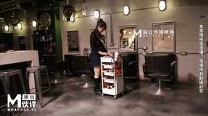 Asian Hairstylist Seduces Customer Gets Fucked & Creampied