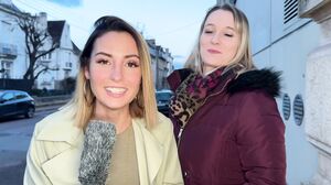 JacquieETMichelTV - Kelly And Pam Throw Themselves Into The Unknown